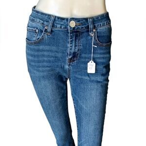 670444...Ashley Mason Skinny Jeans Size 7, 25" Inseam
